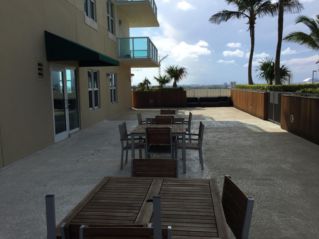 Lyx Suites At One Broadway In Brickell Miami Buitenkant foto